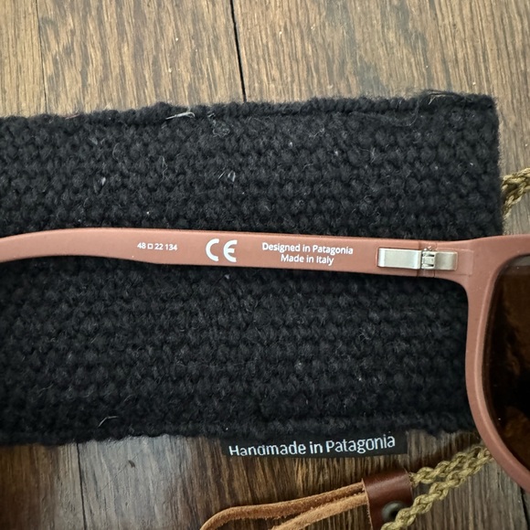 KARÜN Unisex Puelo Sunglasses (with case + sunglass strap) - Picture 6 of 12